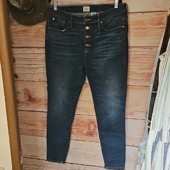 Excellent Unused Condition "J Crew Denim" Dark Wash Button Up Jeans! Sz 32 waist - Picture 2 of 5